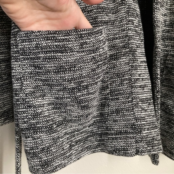 J. Crew Women’s Small Tie Front Open Cardigan in Black and White - Picture 2 of 6